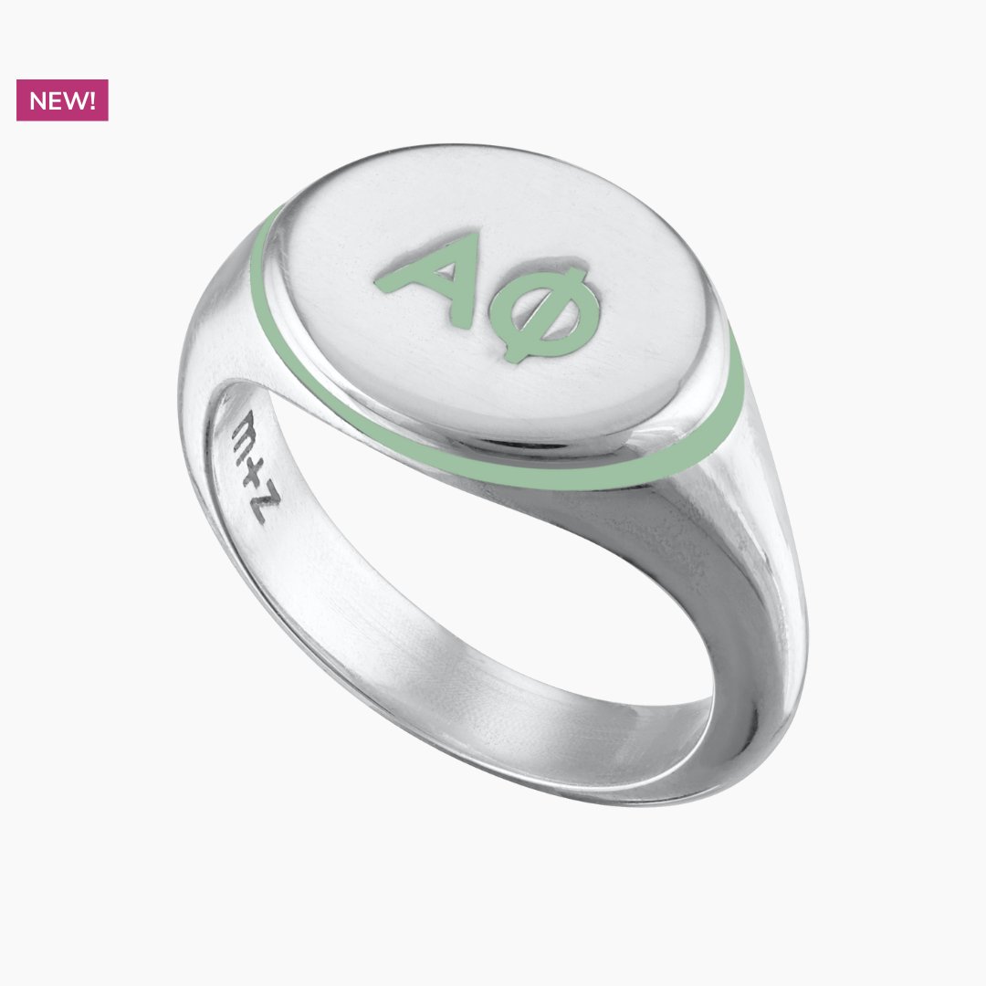 Alpha Phi Signet Ring in Ivy Green | mazi + zo sorority jewelry