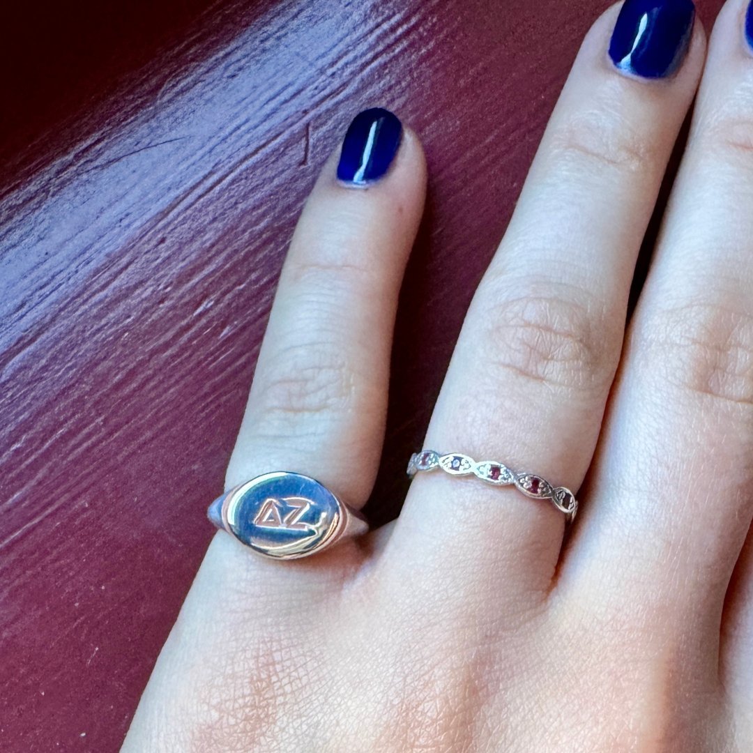 Delta Zeta Custom Signet Ring | mazi + zo sorority jewelry