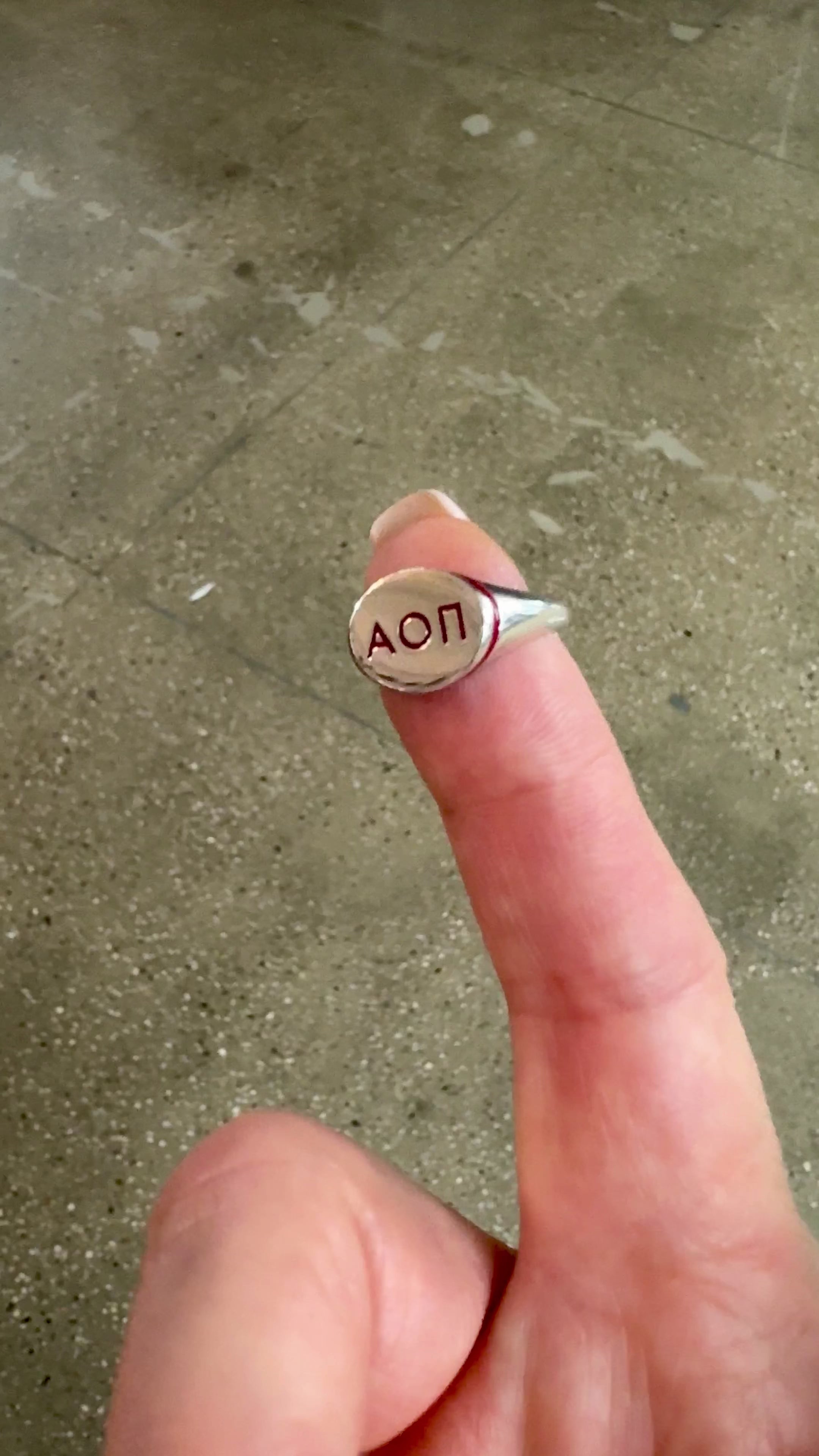 AOII Signet Ring Video | mazi + zo sorority jewelry